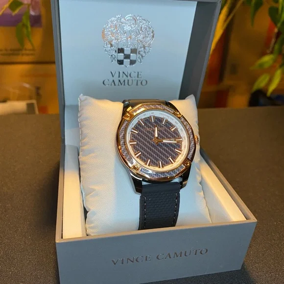 Vince Camuto | Accessories | Brand New Vince Camuto  display picture 3
